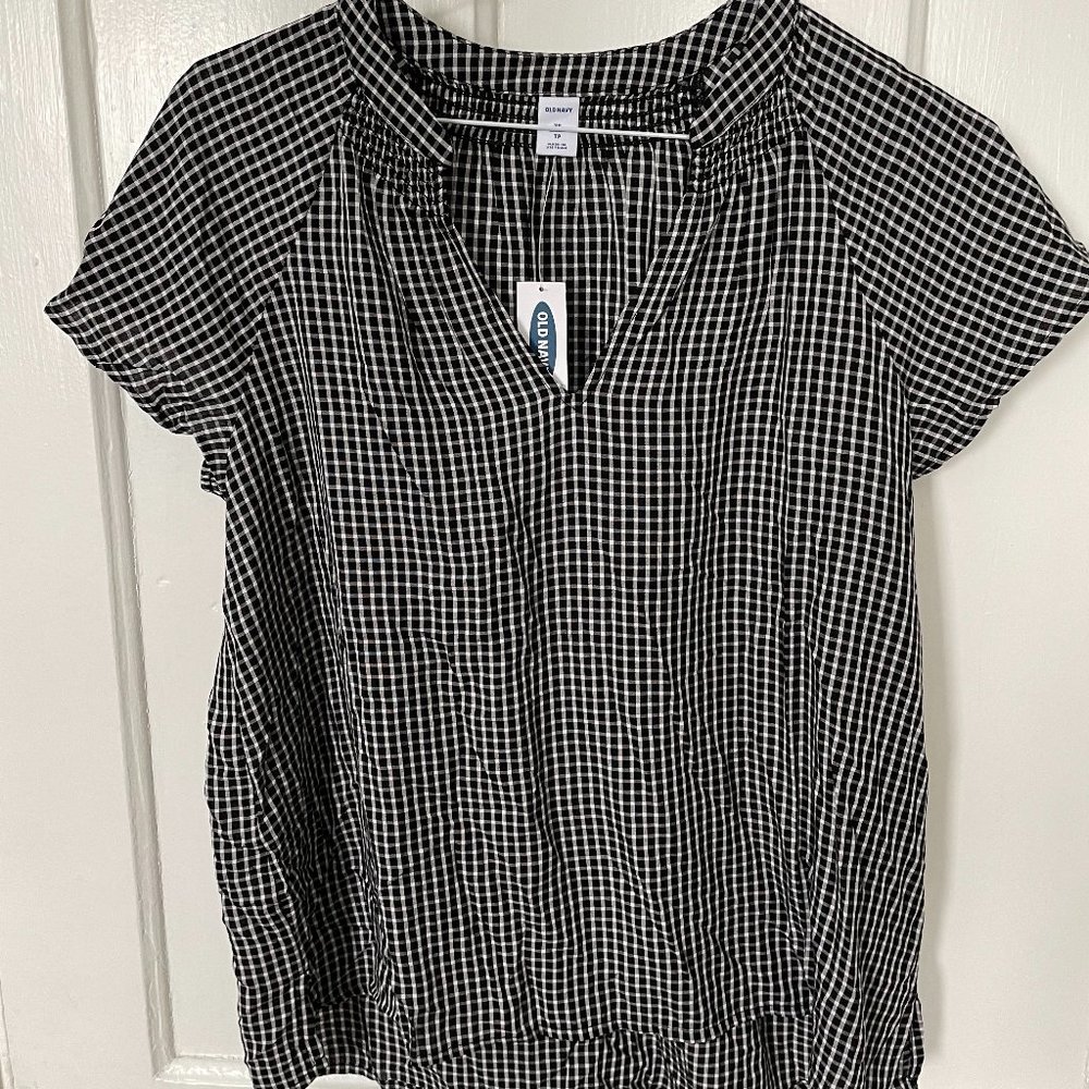 NWT Old Navy - B&W Checkered Blouse